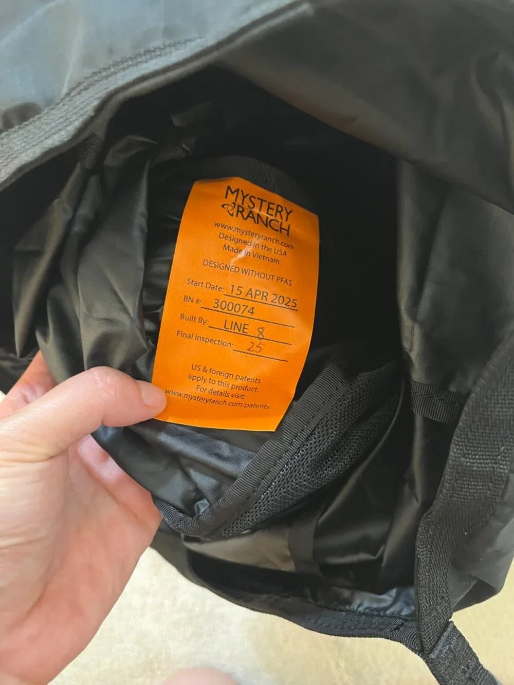 New NWT Mystery Ranch In & Out 25 Backpack Black Packable 25L Travel Lightweight